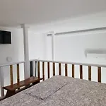 Ξενοδοχείο με διαμερίσματα Anais 4*
