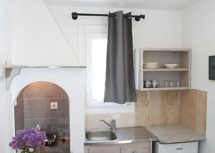 Ξενοδοχείο με διαμερίσματα Anais 4*